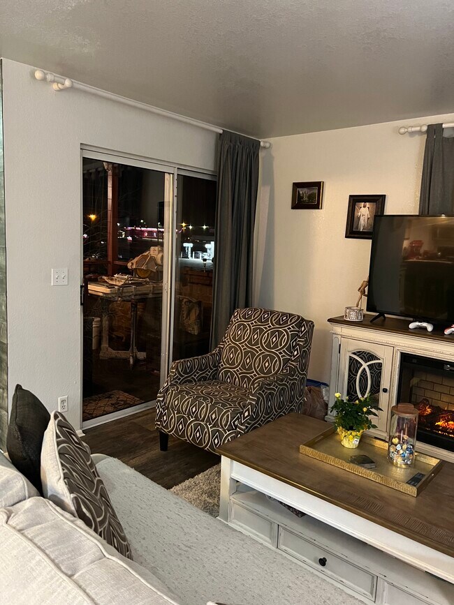 Foto del edificio - 4820 S Highland Cir