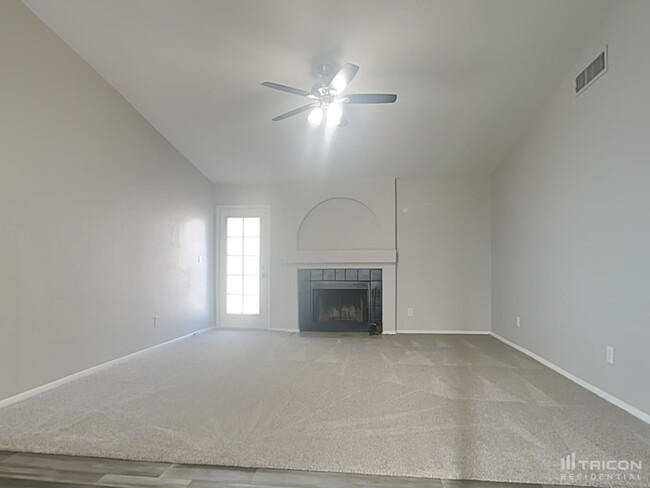 Foto del edificio - 4432 N 86th Dr