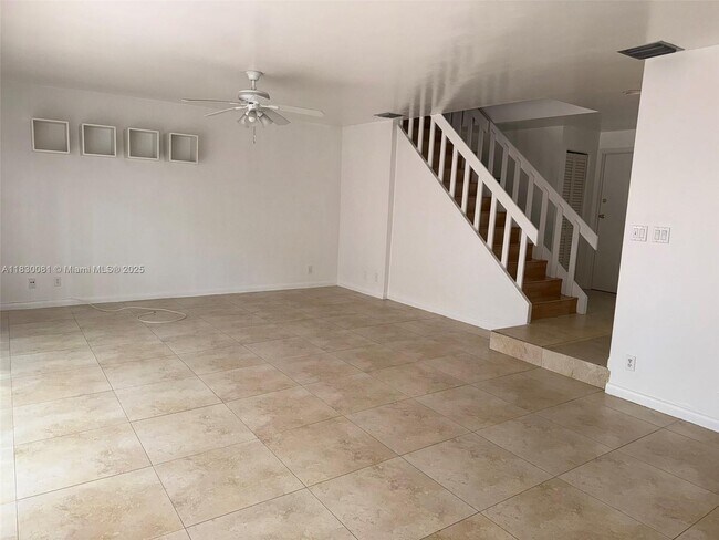 Foto del edificio - 8247 NW 8th Pl