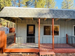 Building Photo - 2583 Knox Ave