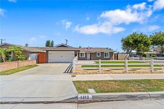 Building Photo - 5892 Meadowlark Dr