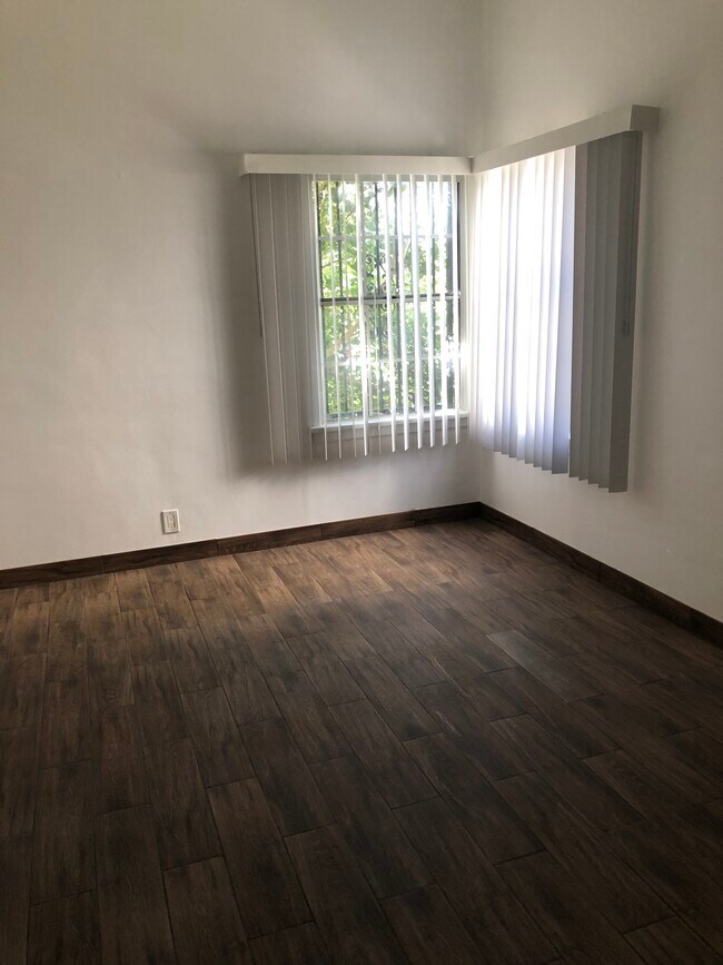 Foto del edificio - 1302 N Detroit St
