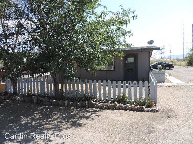 Primary Photo - 230 Circle Dr
