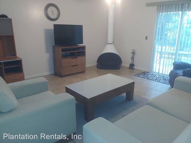 Foto del edificio - 8071-8077 W Homosassa Trail
