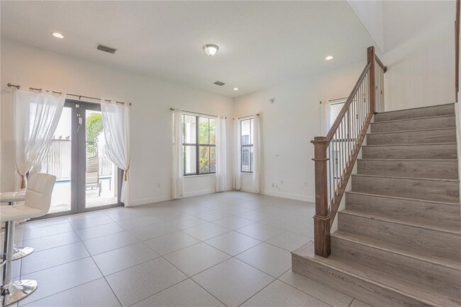 Photo - Northwest 82nd Drive, Pembroke Pines, FL 3... House