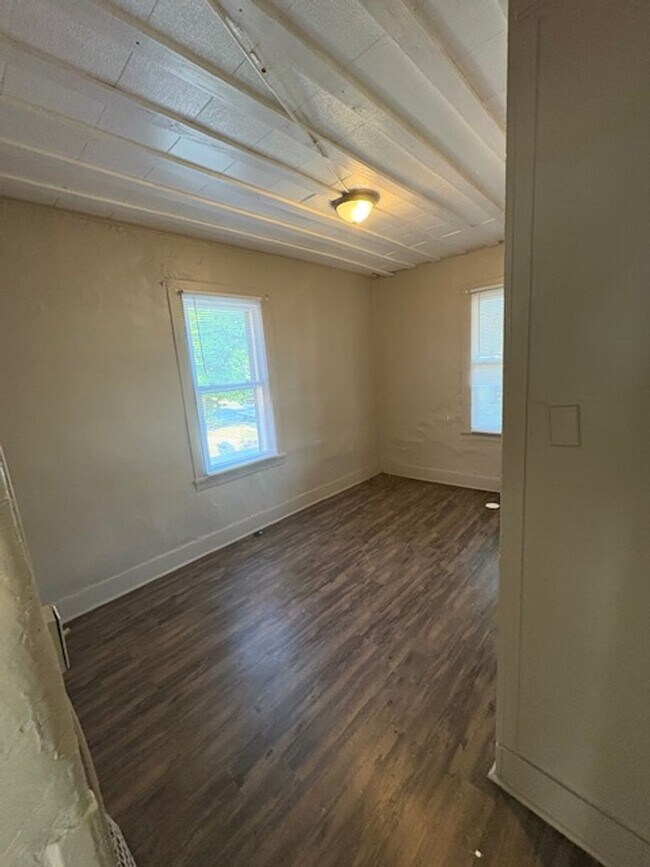 Foto del edificio - 2 Bedroom / 1 bathroom House in Peoria, IL