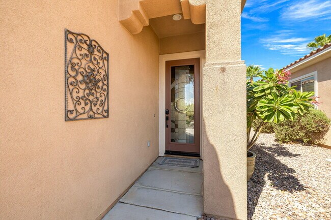 Building Photo - 41325 Calle Servando