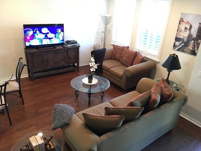 Foto del edificio - 1168 S Community Dr