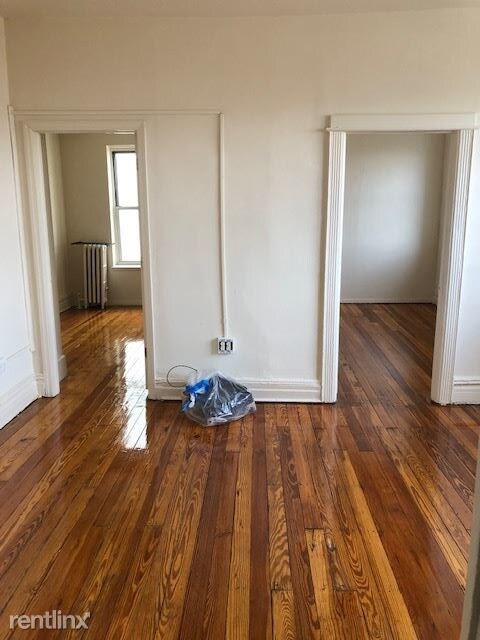 Building Photo - 3 br, 1 bath  - 142 Highlawn Ave