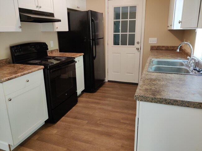 Building Photo - 304 Glenora Dr