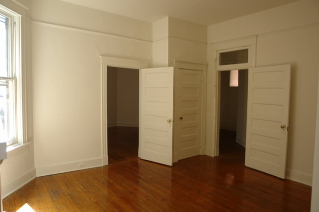 Building Photo - 2622 Hanover Ave