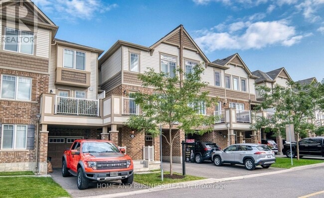 Building Photo - 1135 Duignan Cres