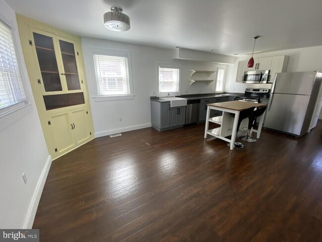 Foto del edificio - 106 S Walnut St