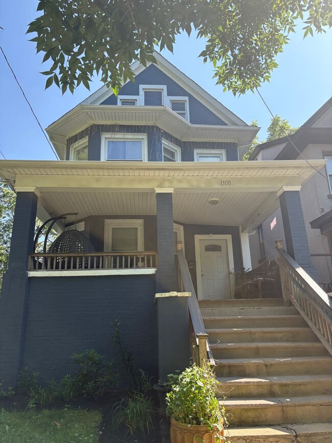 Building Photo - Large 5 Bedroom Single Family House for Rent in Asbury Park!