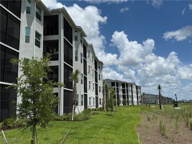 Foto del edificio - 15285 Grn Acrs Ave