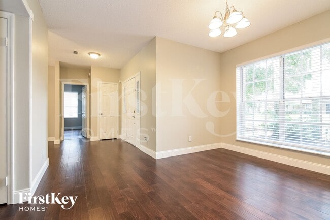 Building Photo - 2612 Crestfield Dr