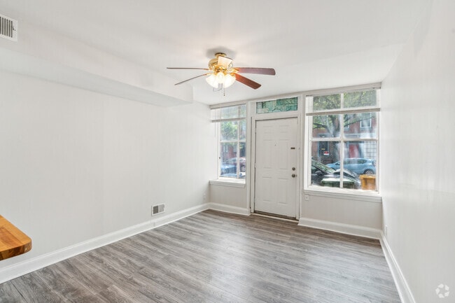 Building Photo - 822 W Lombard St