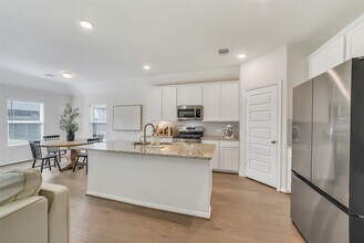 Building Photo - 32303 Cedar Crst Dr