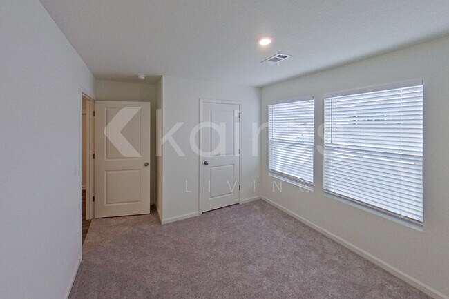 Building Photo - 1451 Maxwell Cir