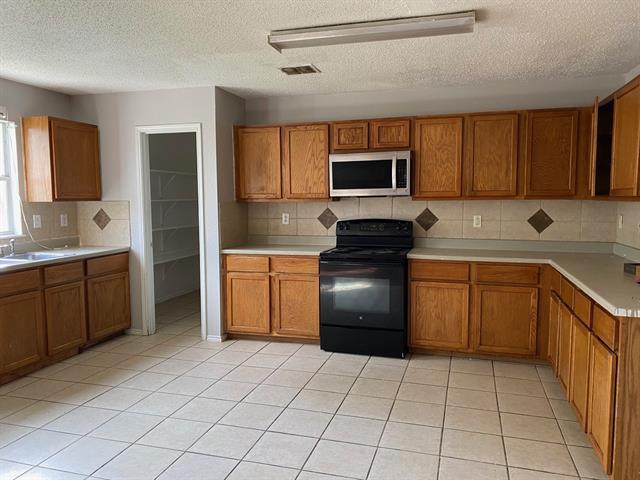 Building Photo - 4501 Courtside Dr