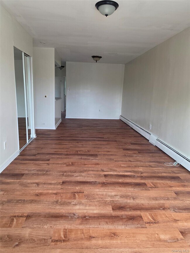 Foto del edificio - 61-25 75th St