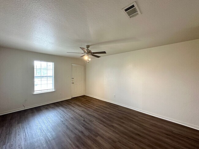 Building Photo - 1810 Aztec Trce