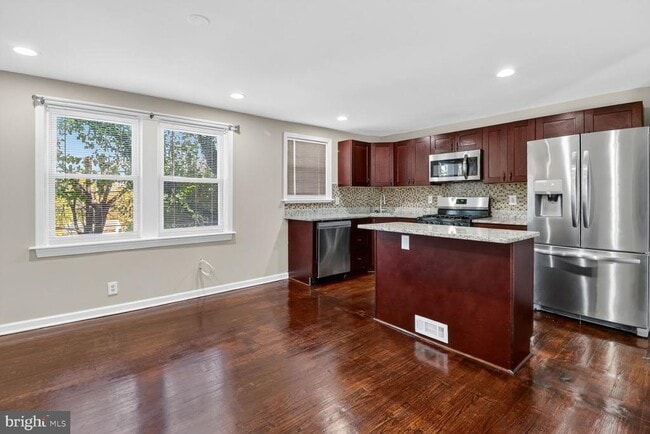 Building Photo - 3814 Erdman Ave