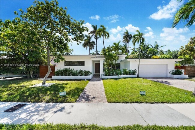 Foto del edificio - 1120 NE 86th St