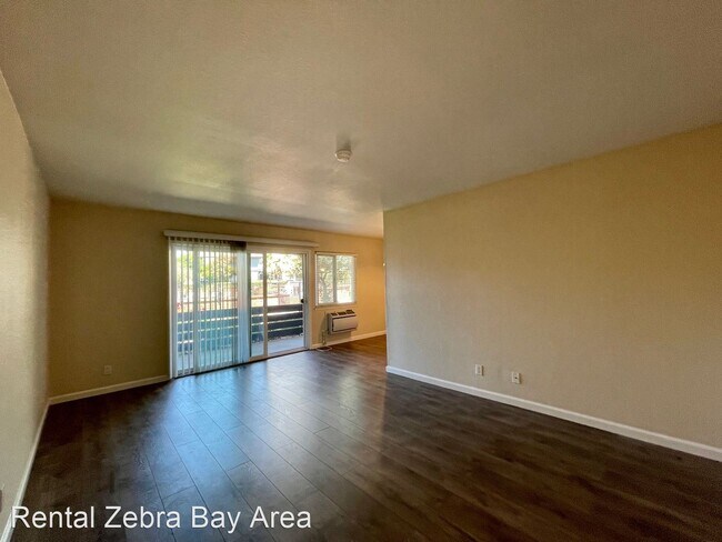 Building Photo - 2 br, 1 bath House - 233 Masters Ct. #2