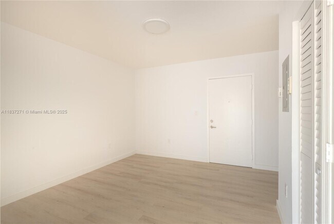 Foto del edificio - 717 SW 11th Ave