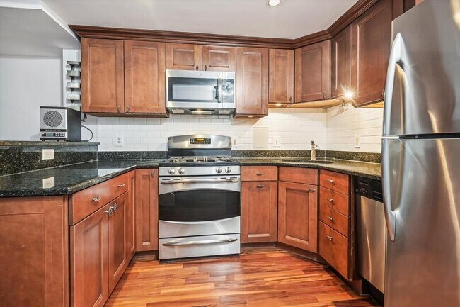Foto del edificio - 1245 13th St NW