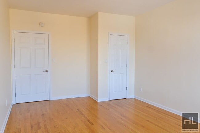 Building Photo - Well-Appointed 2BR/1BA in Washington Heigh...