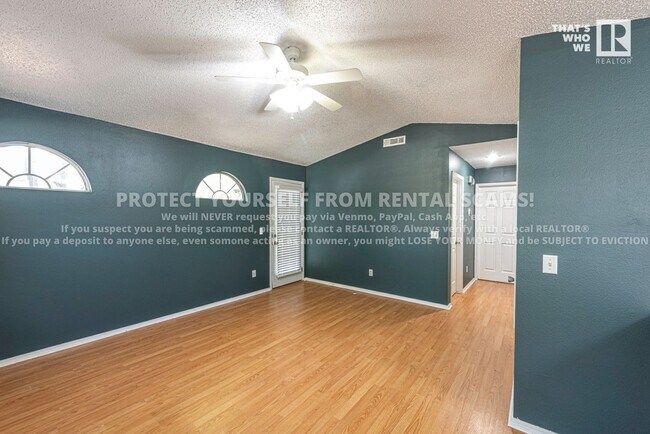 Foto del edificio - 1537 Timberline Dr