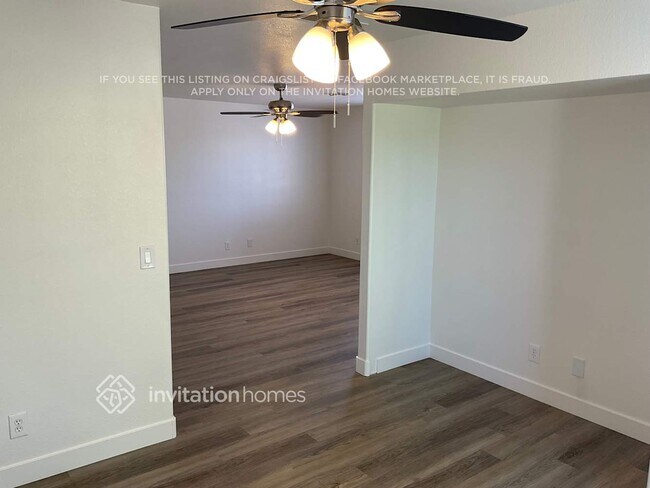 Foto del edificio - 3320 Twin Bridges Ct