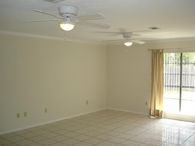Building Photo - 4346 Kinloch Dr