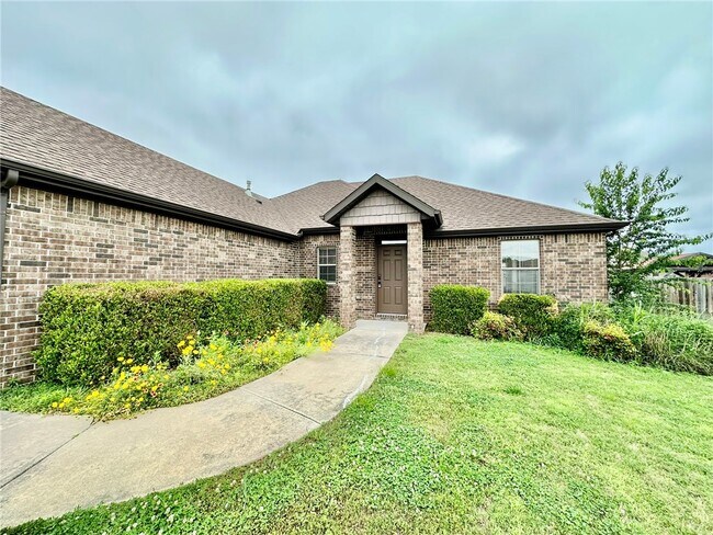 Building Photo - 441 Sorrento Dr