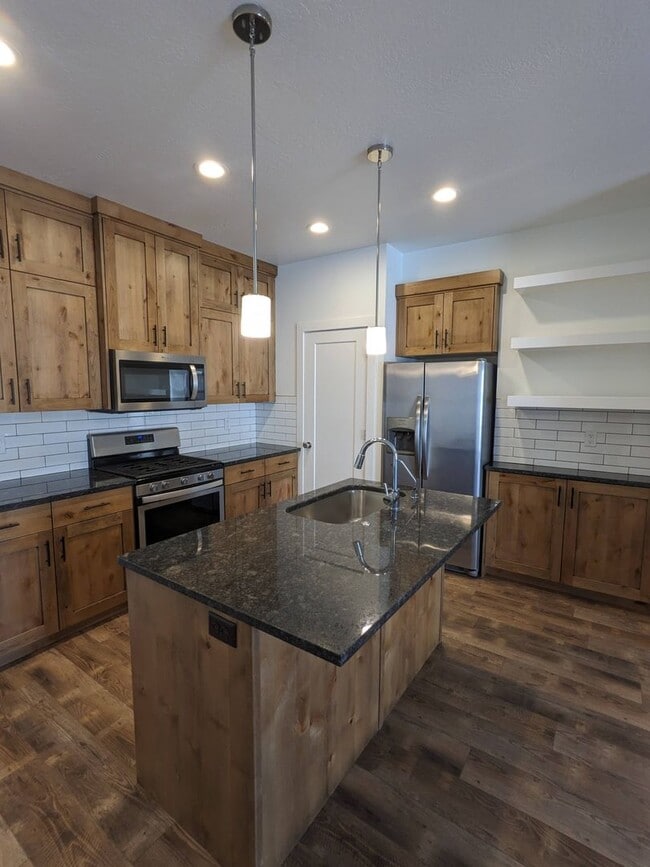 Building Photo - October Savings – Deposit Is All You Need!...