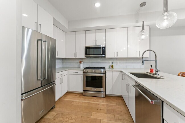 Foto del edificio - 3435 14th St NW