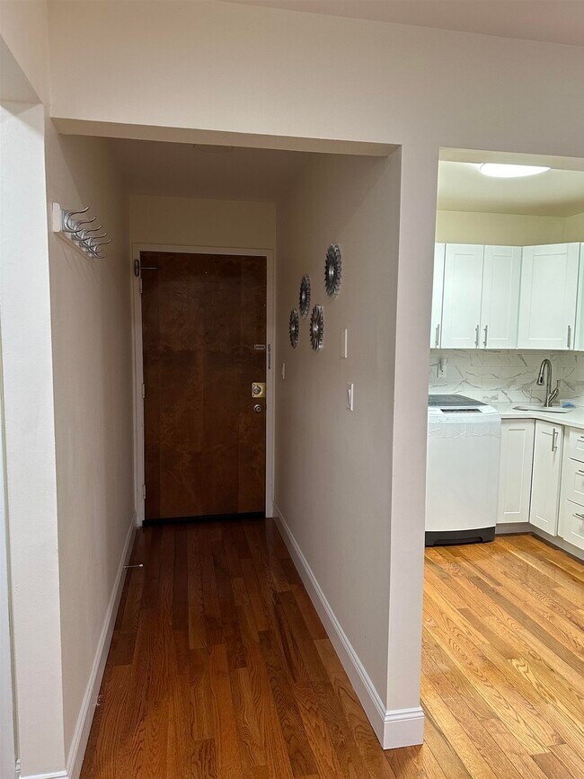 385 Kamena St Unit 303F, Fairview, NJ 07022 Condo for Rent in