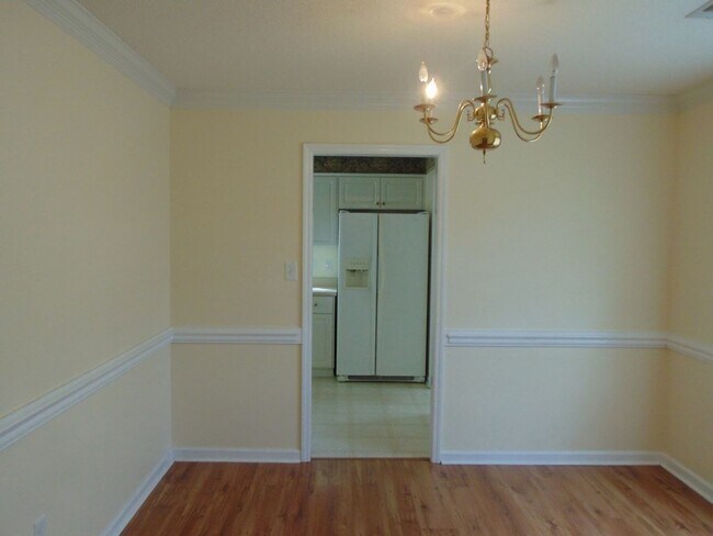 Foto del edificio - 3240 Peninsula Dr