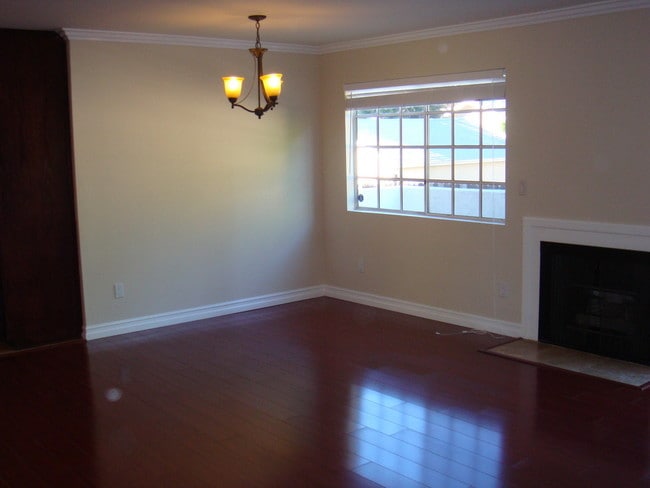 1er piso - comedor - 14727 Magnolia Blvd