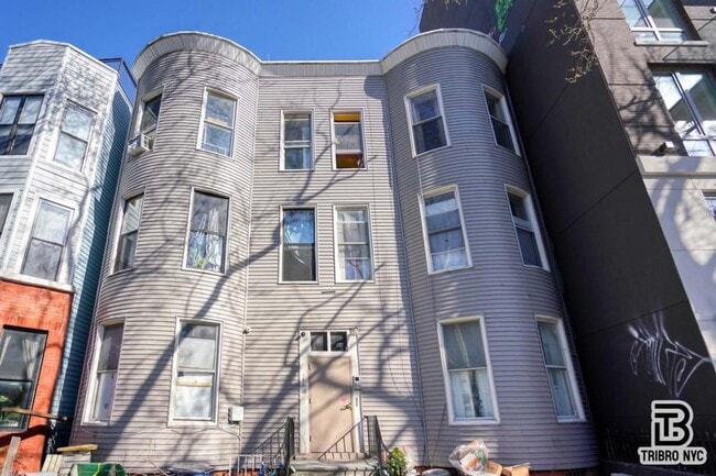 Building Photo - 5 bedroom in Flushing NY 11385