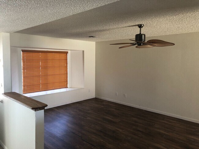 Foto del edificio - 3 Bed 2 Bath Home