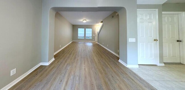 Foto del edificio - 8006 Thoroughbred Loop