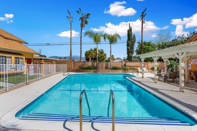 Community Pool - Stetson Townhomes