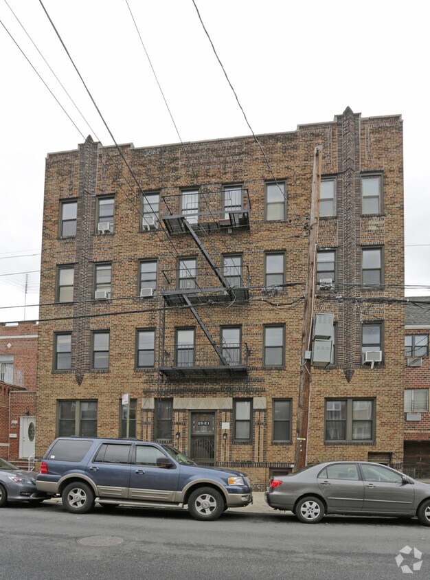 Building Photo - 3521 32nd St