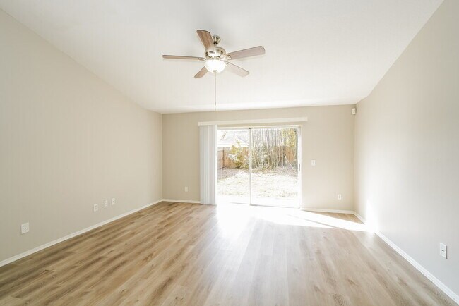 Foto del edificio - 7619 Clovelly Park Pl