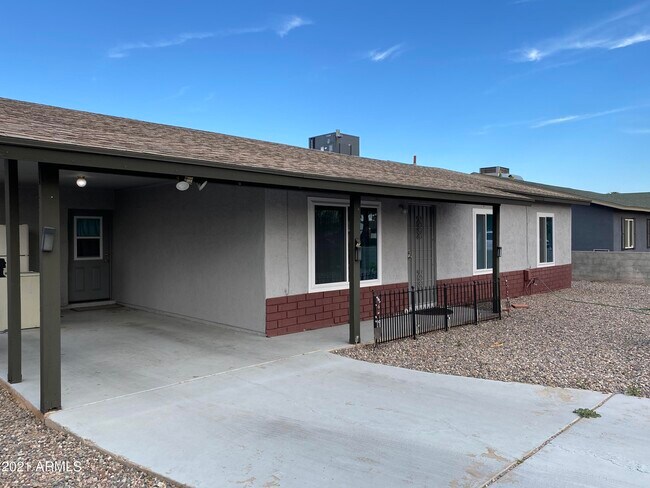 Foto del edificio - 2640 N 15th St