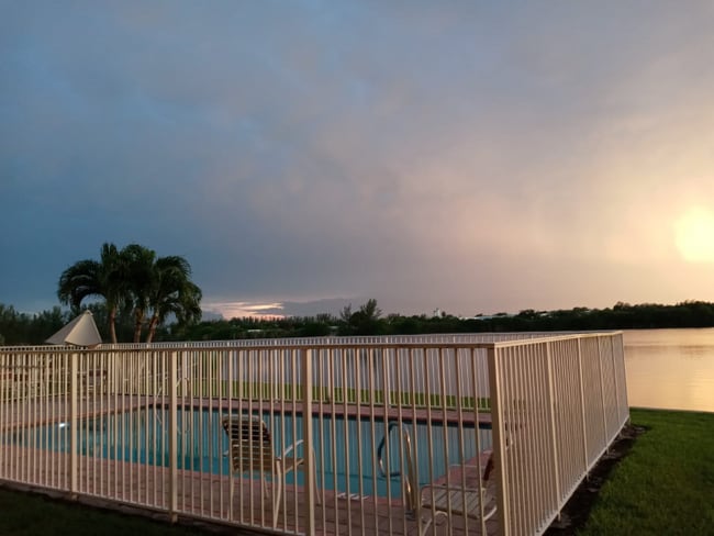 Foto del edificio - 4401 Crystal Lake Dr