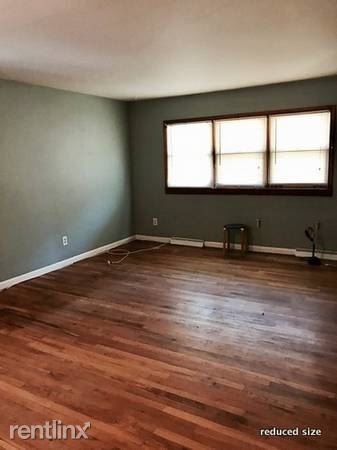 Building Photo - 3 br, 1.5 bath House - 1029 N Maple Rd